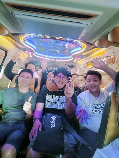 LUXURY VANS 8 SEATS BEST VIP